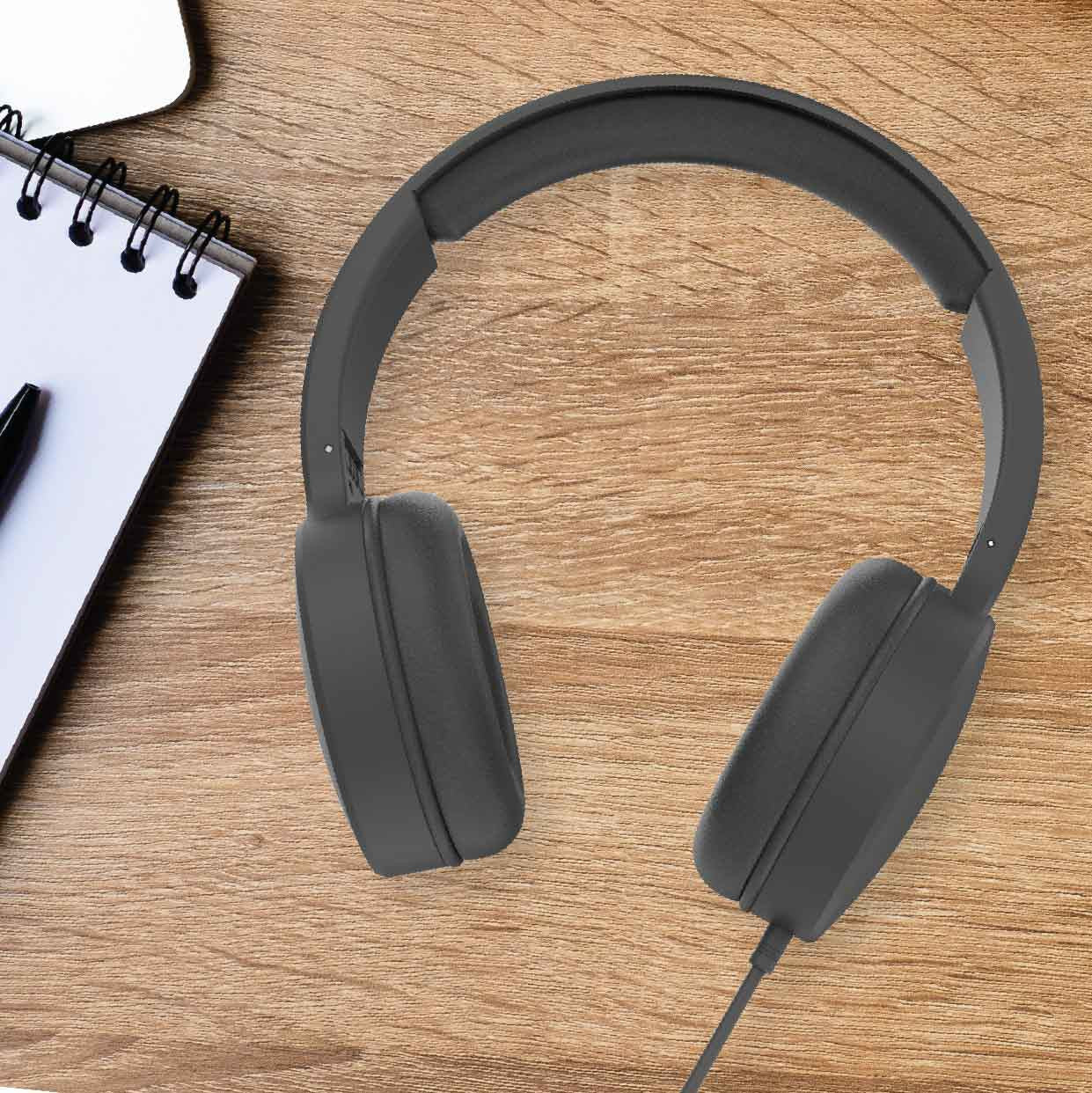 Laser Wired Headphones with 40mm Drivers Black 3