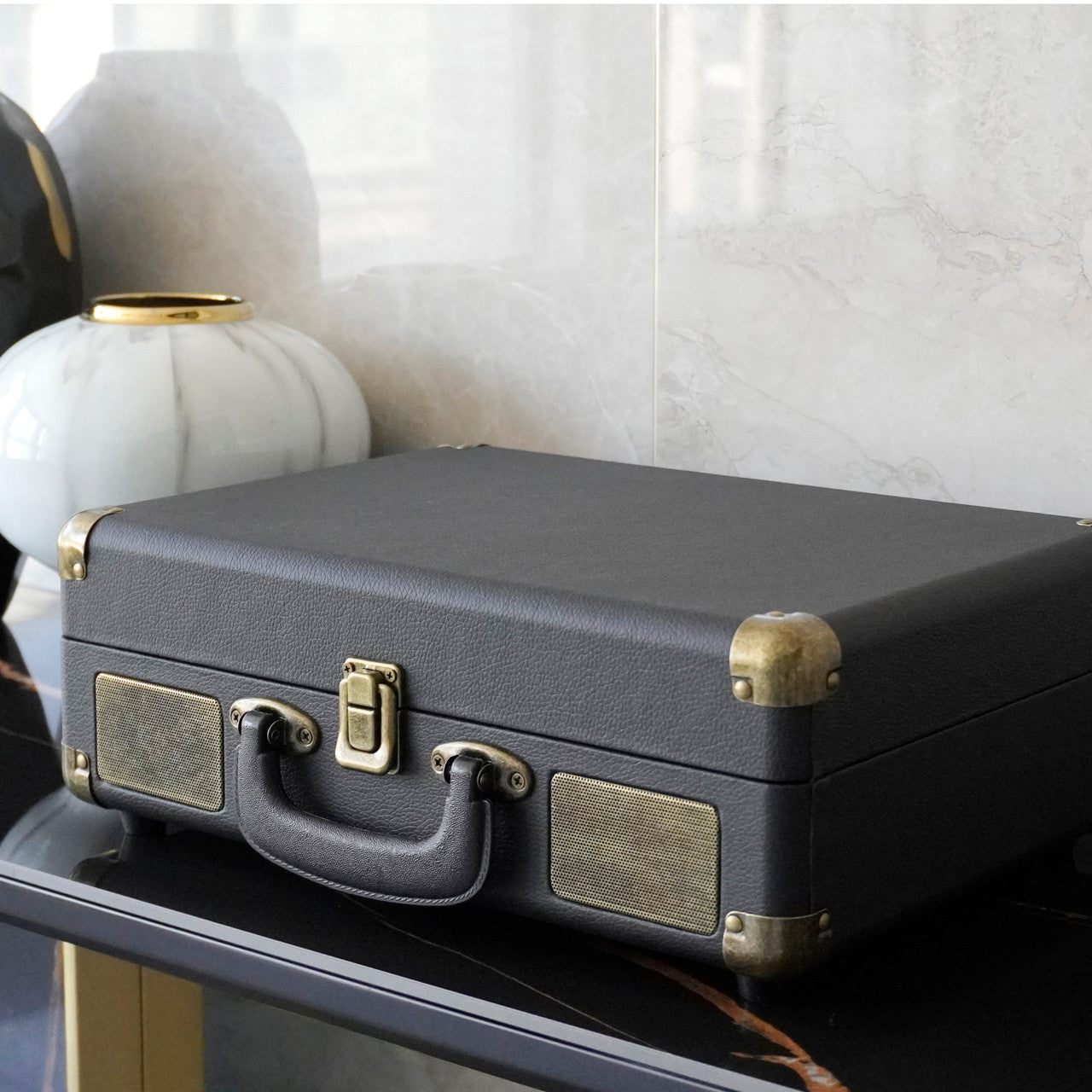 Bluetooth Suitcase Turntable with Speaker 3
