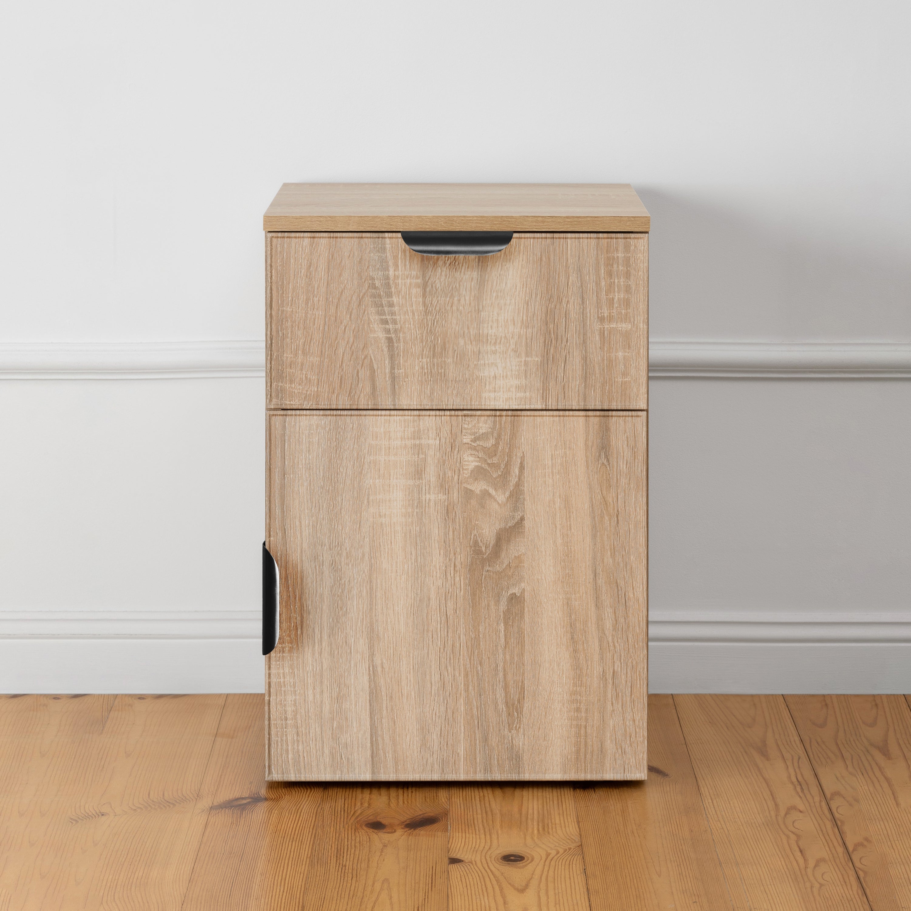PORTO BEDSIDE TABLE - NATURAL OAK - SLIM - PULL BLACK 4