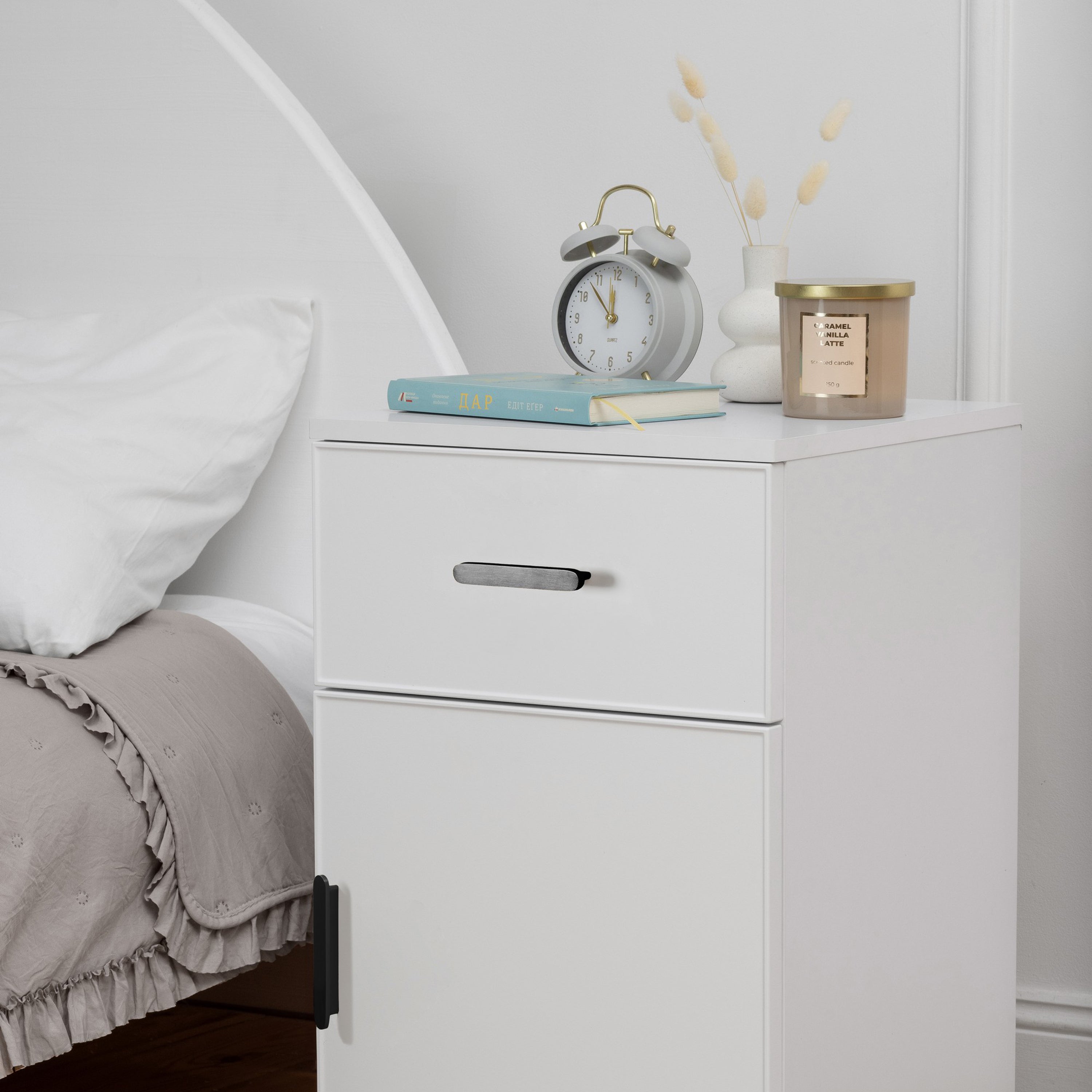 PORTO BEDSIDE TABLE - WHITE - SLIM - OVAL BLACK