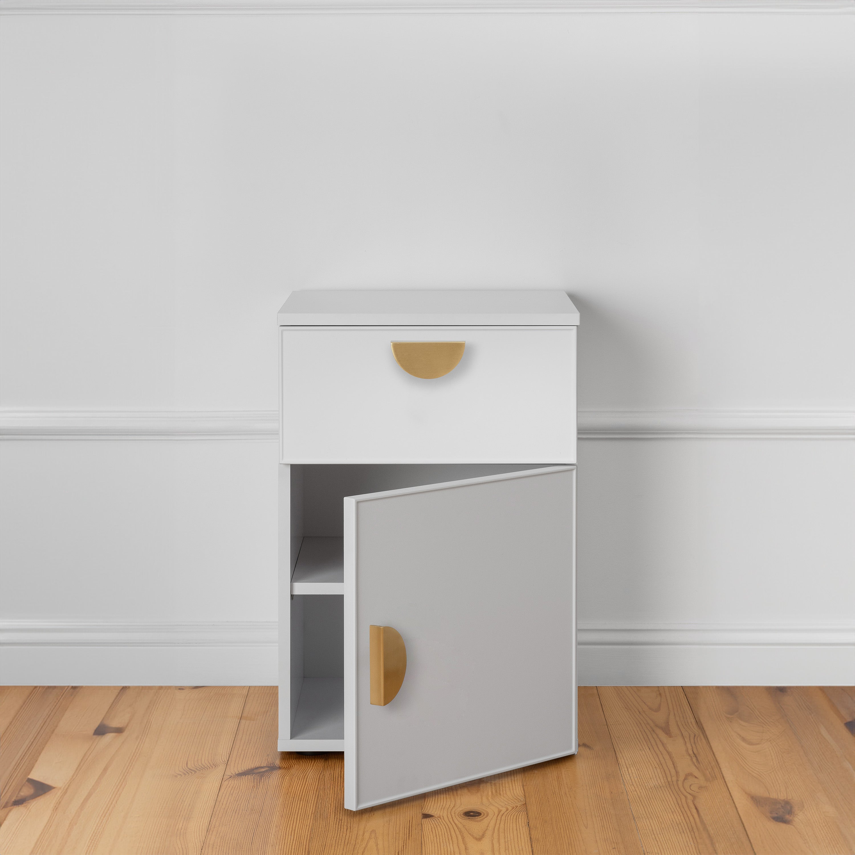 PORTO BEDSIDE TABLE - WHITE - SLIM - HALF MOON BRASS 3