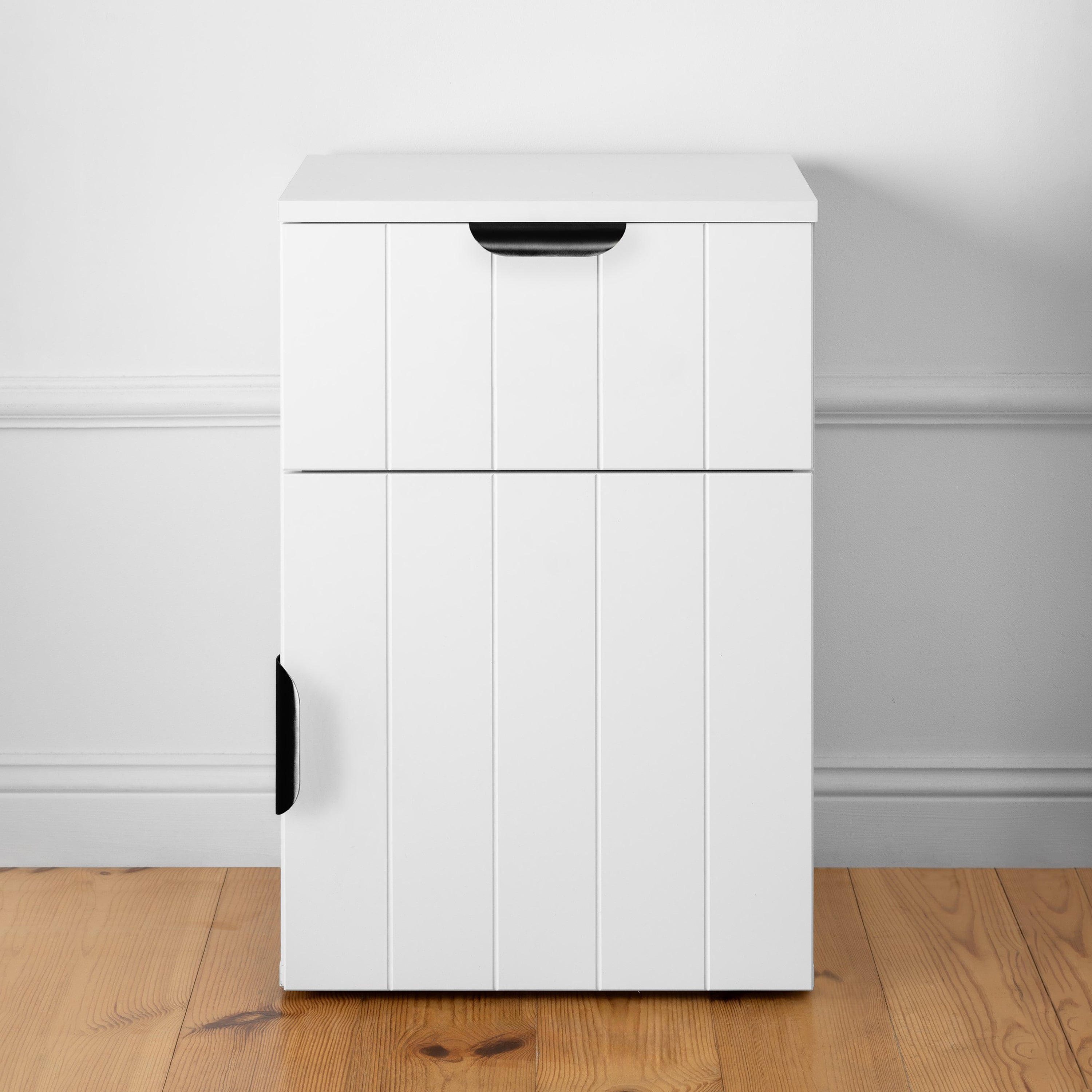 PORTO BEDSIDE TABLE - WHITE - VJ PANEL - PULL BLACK 4