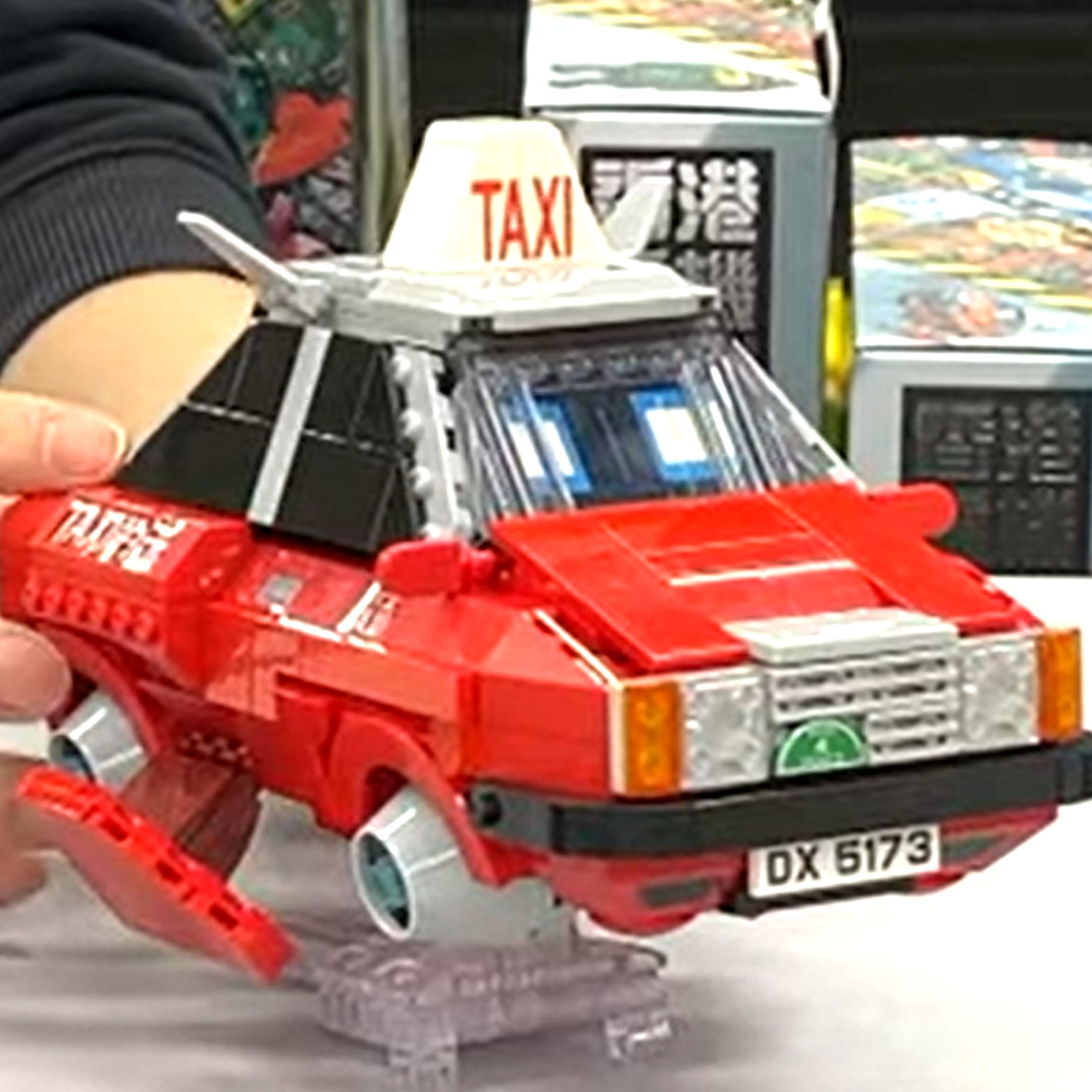 Kalos Hong Kong Machines Robot Red Taxi Building Block Set 586pcs 14+ 3