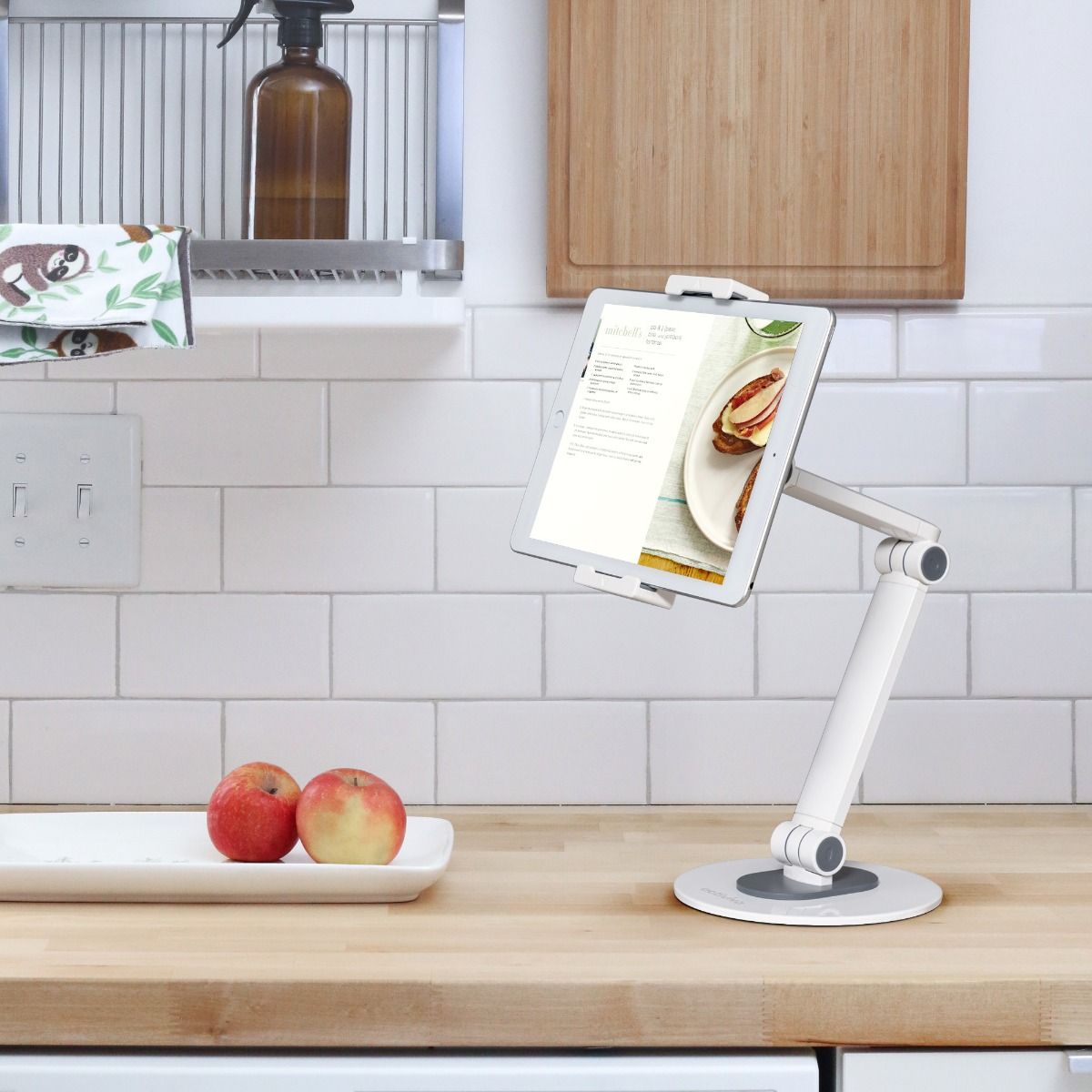 activiva Universal iPad & Tablet Tabletop Stand 7