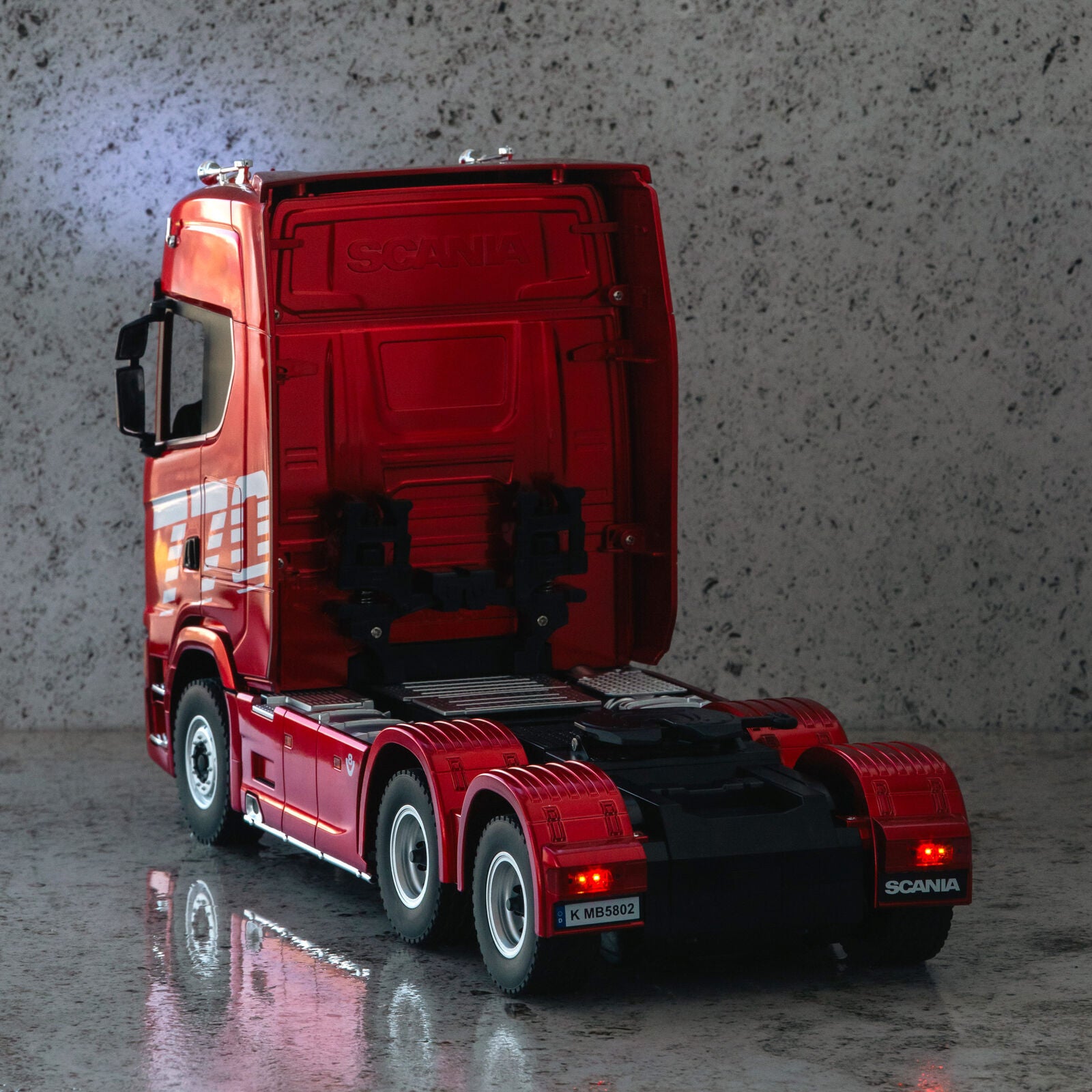Scania Licensed Remote Control Trailer Head Truck with Lights, Sounds & Steering Adjustment 7