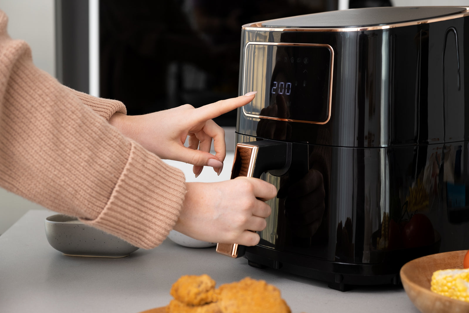 7L Digital Air Fryer (Black) 1700W, 200C, 8 Cooking Settings 3