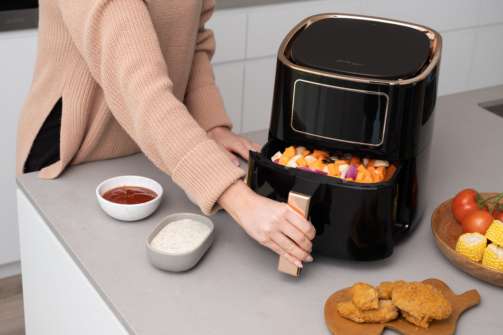 7L Digital Air Fryer (Black) 1700W, 200C, 8 Cooking Settings 8