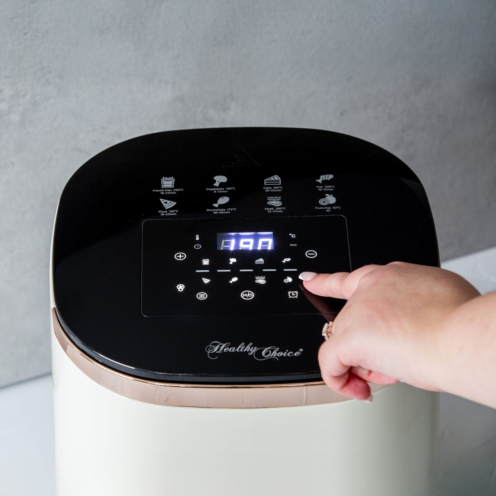 7L Digital Air Fryer with 8 pre-set Touch-control Cooking Programs - Cream 4