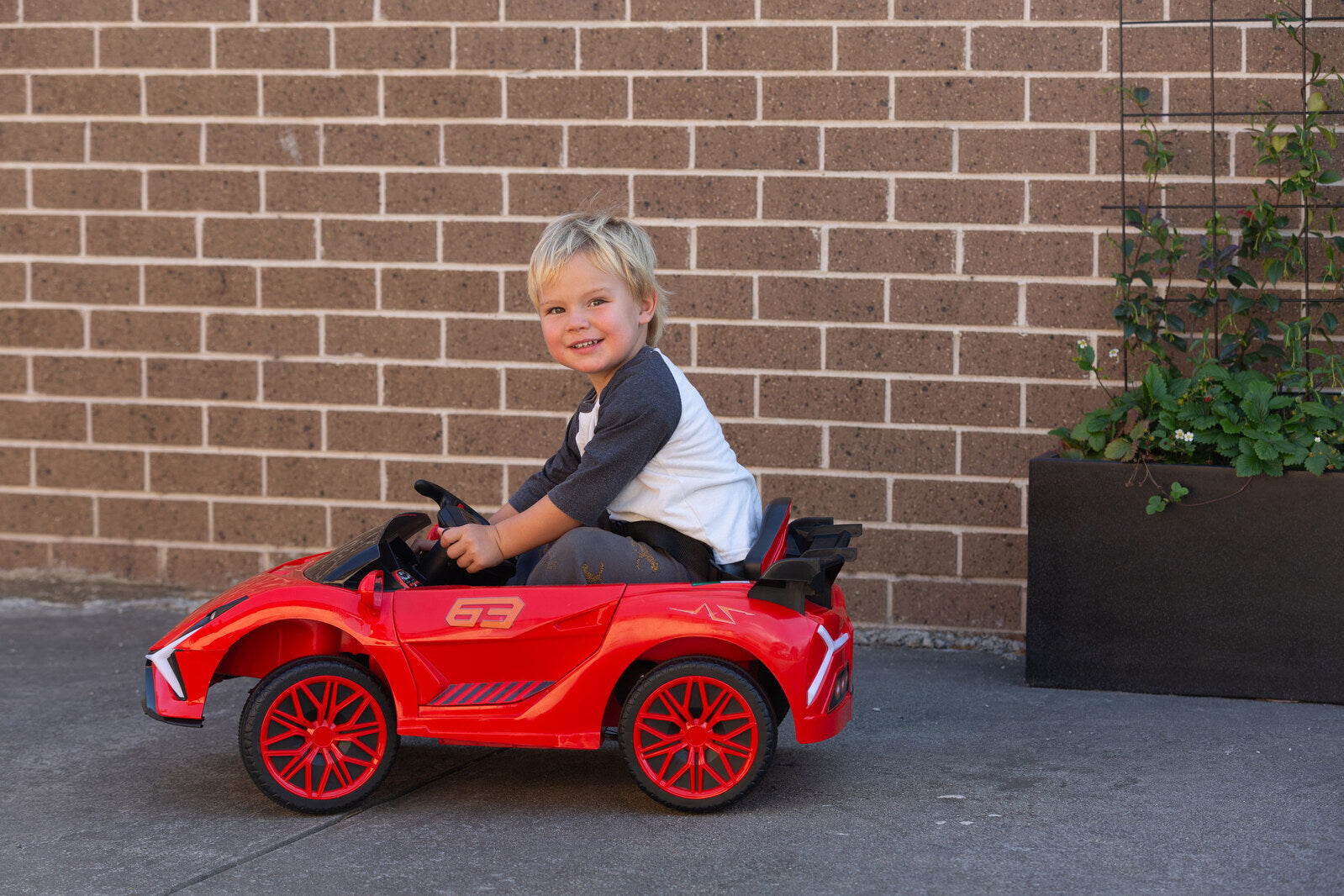Ferrari Inspired 12V Ride-on Electric Car with Remote Control - Red 9