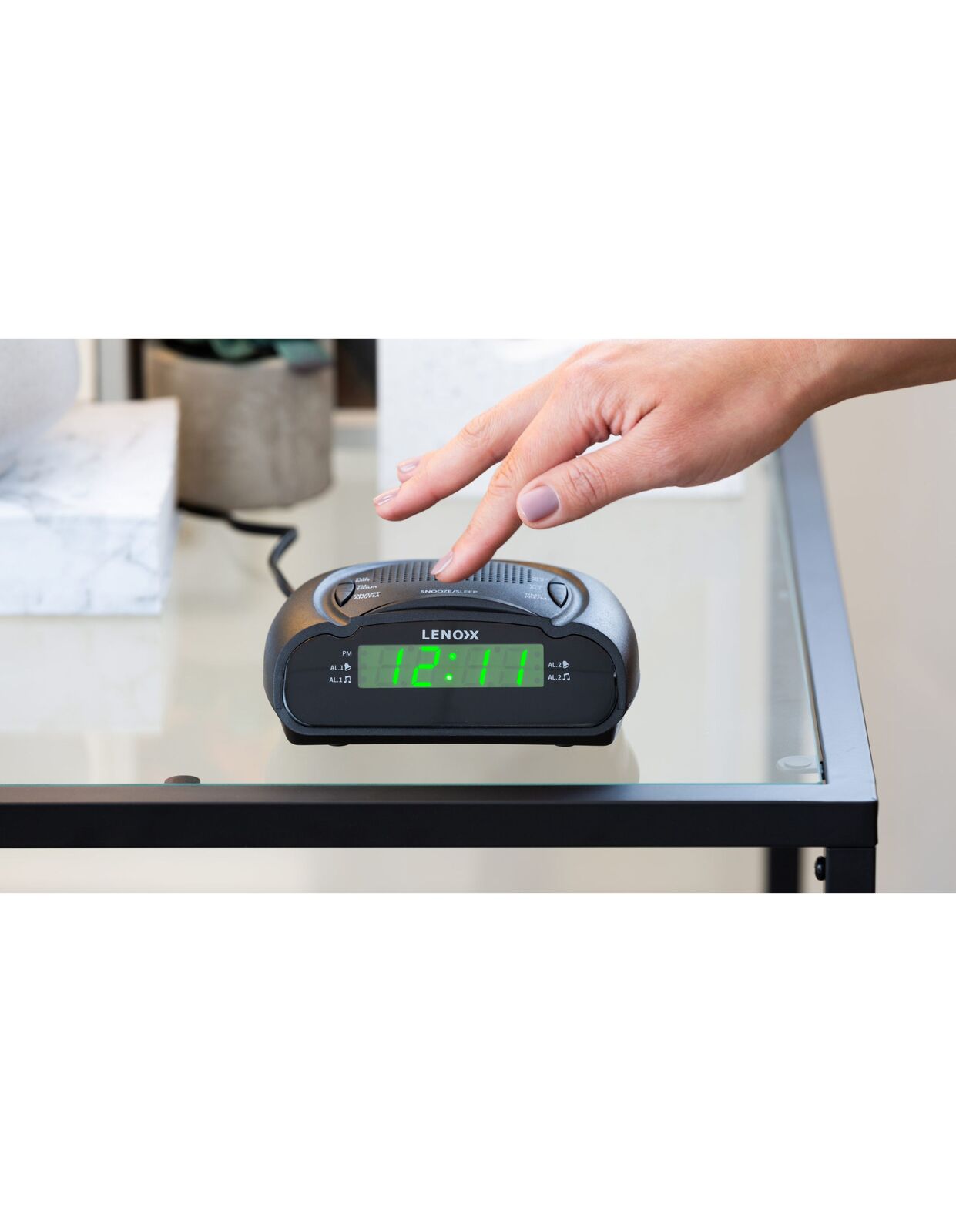 AM/FM Alarm Clock & Radio w/ Green LED Time Numbering 3