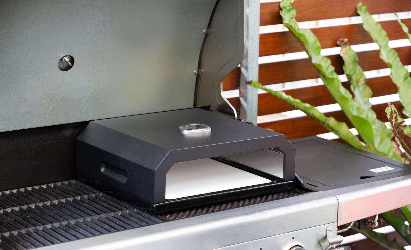 Pizza Oven Box with Built-in Thermometer 5