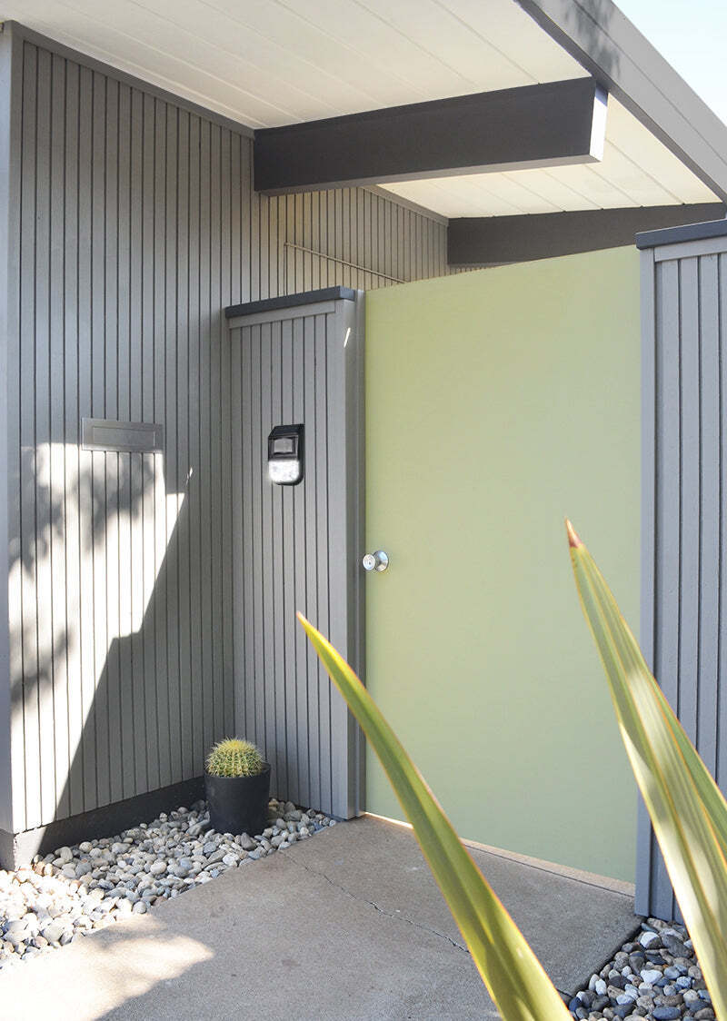 Solar-Powered Motion Sensor Light (1-Piece), Detects Motion, Rechargeable 3