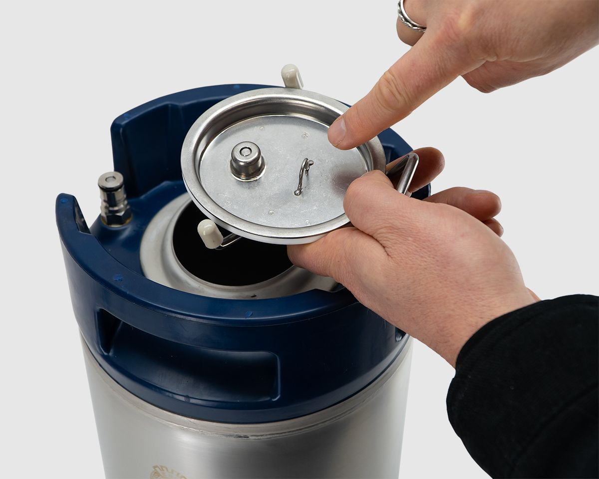 Keg King - Limited Edition True Blue 9.5L Ball Lock Cornelius "corny" keg 8