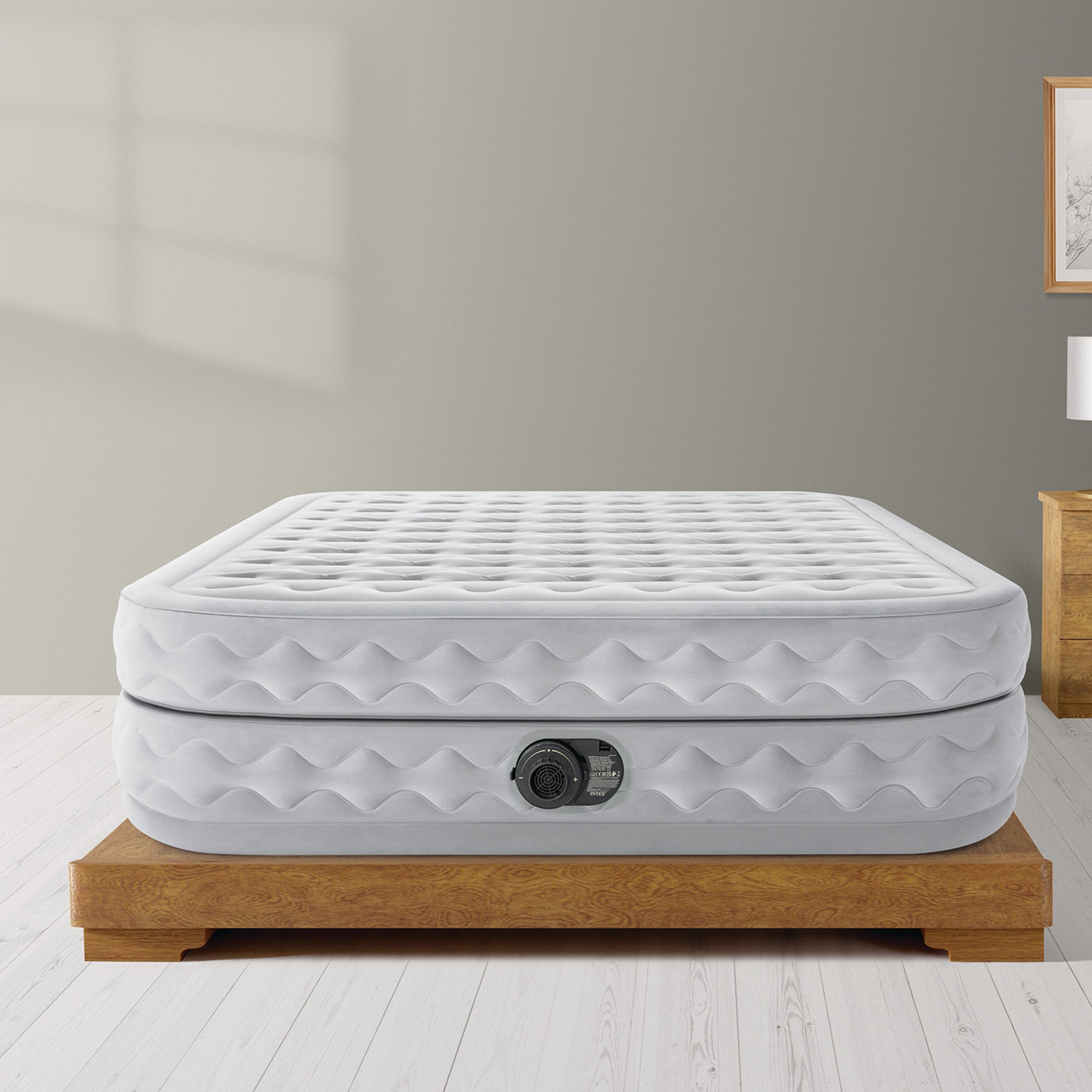 Intex Dura-Beam® Deluxe Queen Supreme Air-Flow Air Mattress 7