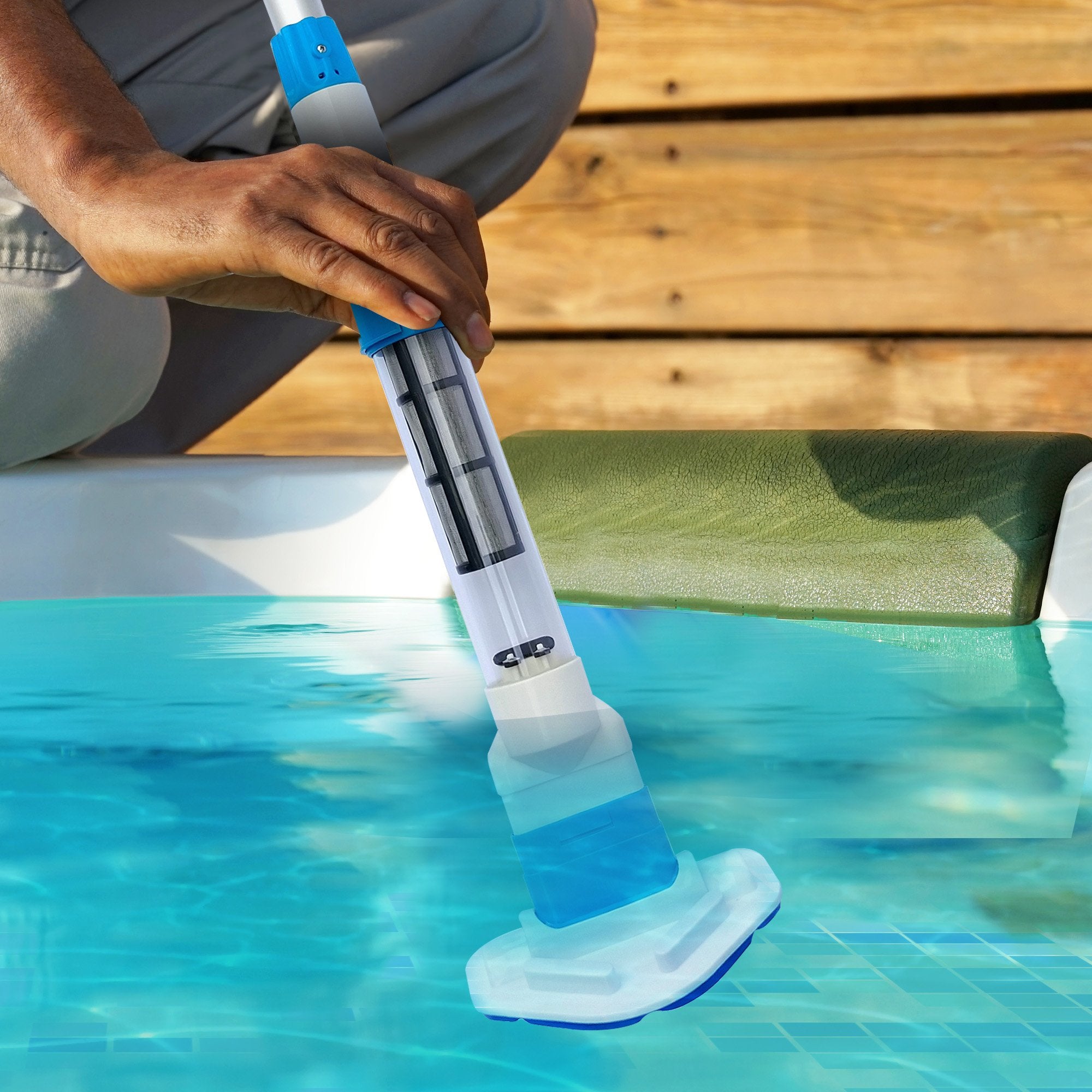 Aquajack 127 Portable Rechargeable Spa and Pool Vacuum Cleaner 9