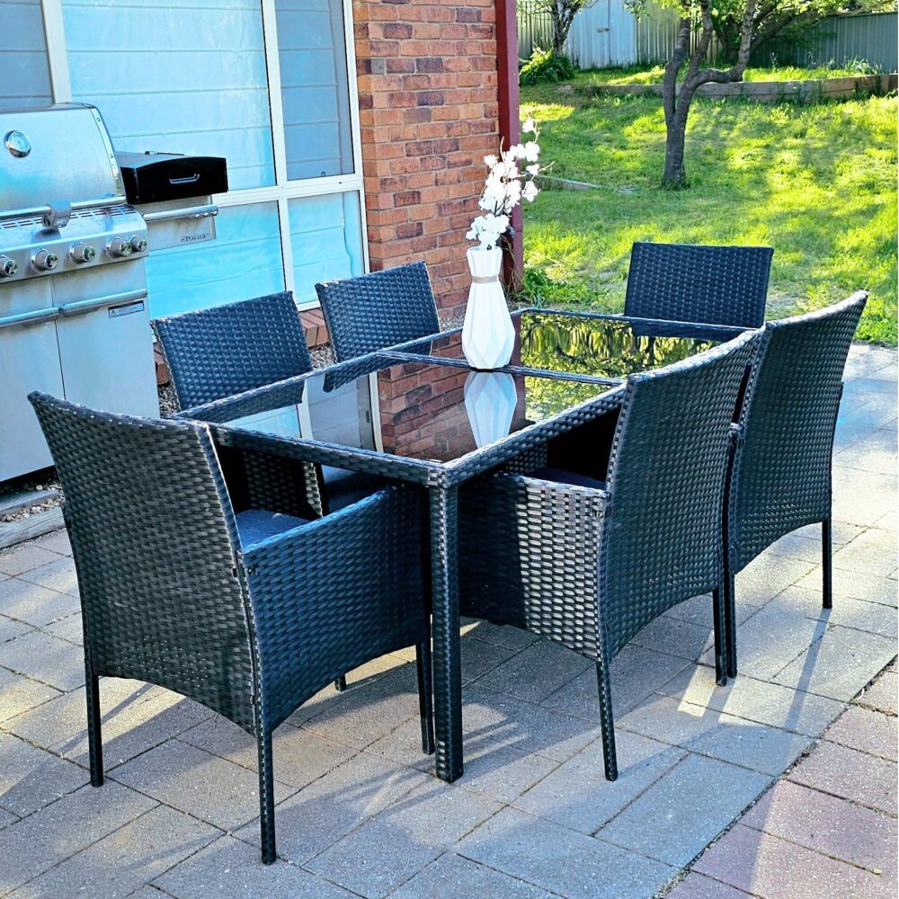 Outdoor Minimalist Black Wicker 6-Seater Dining Set 3