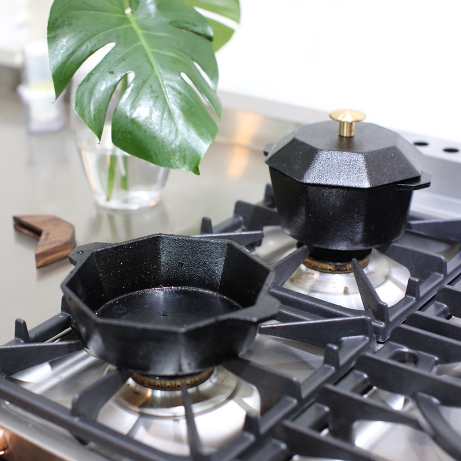 Cast-Iron Traditional Pot Pre-seasoned Non-stick 21cm 4