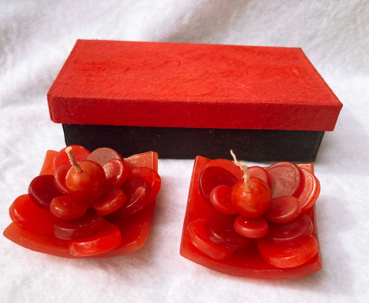 2 Red Lotus Floating Candles in Red Black Gift Box Set Birthday Xmas Valentine Mothers Day Gift Present 3