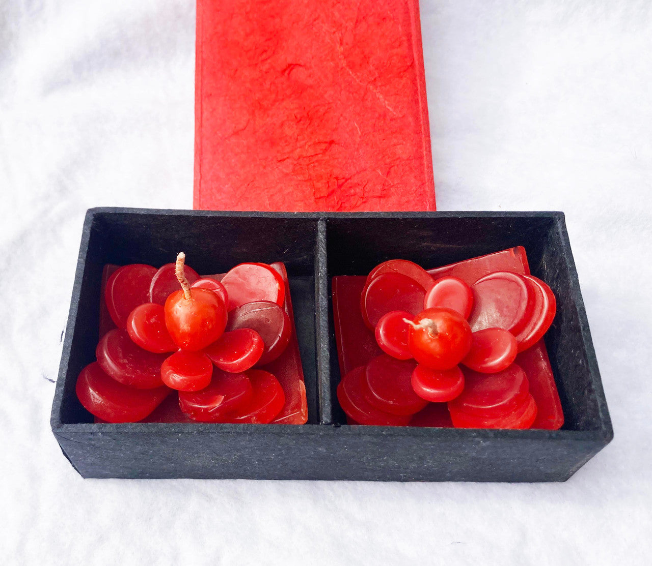 2 Red Lotus Floating Candles in Red Black Gift Box Set Birthday Xmas Valentine Mothers Day Gift Present 4