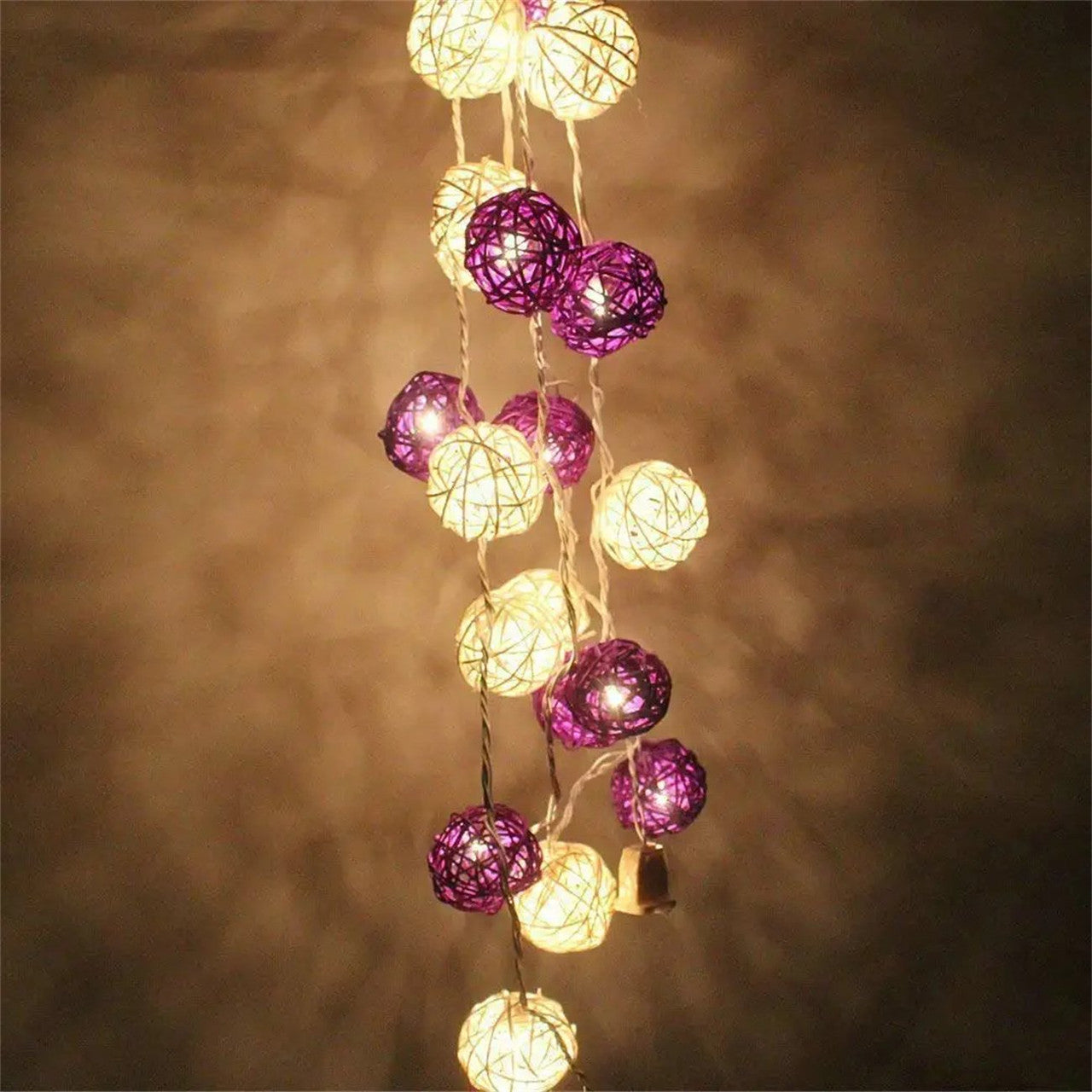 1 Set of Purple n White 5cm Rattan Cane 20 Ball Battery Powered 3m String Lights Christmas Gift Home Wedding Party Bedroom Decoration Table Centrepiece 5