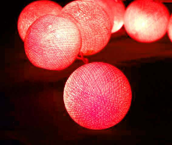 1 Set of 20 LED Red 5cm Cotton Ball Battery Powered String Lights Christmas Gift Home Wedding Party Bedroom Decoration Outdoor Indoor Table Centrepiece 5