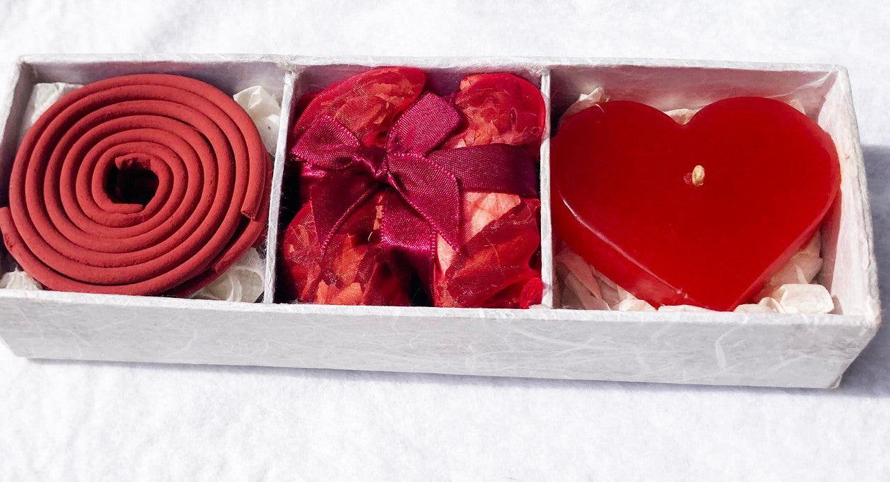 Red Heart Candle Spa Giftset - Red Heart candle, 3 Incense Coils, Pot Porri Satchet in Gift Box 3
