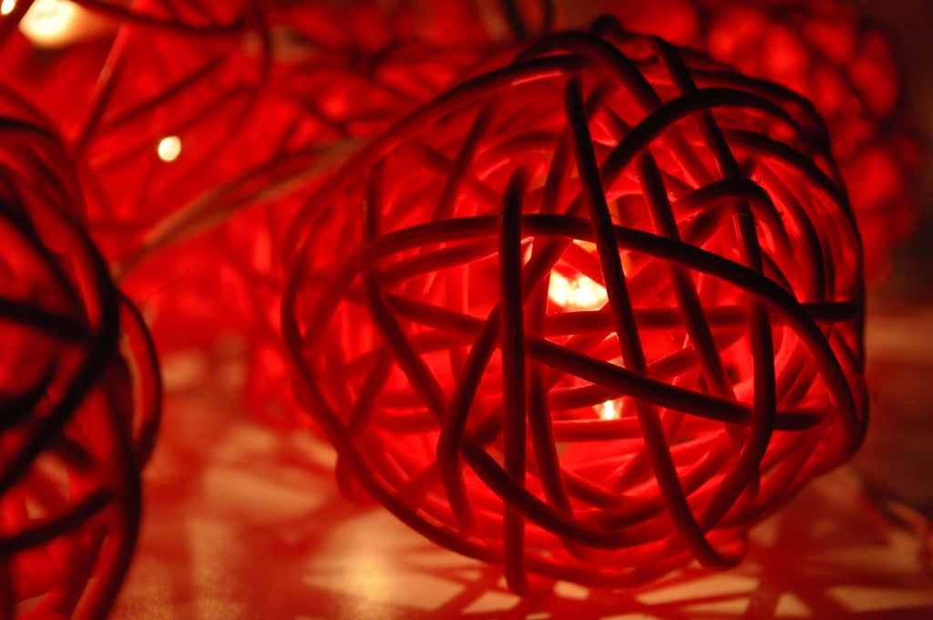 1 Set of Red 5cm Rattan Cane 20 Ball Battery Powered 3m String Lights Christmas Gift Home Wedding Party Bedroom Decoration Table Centrepiece 3