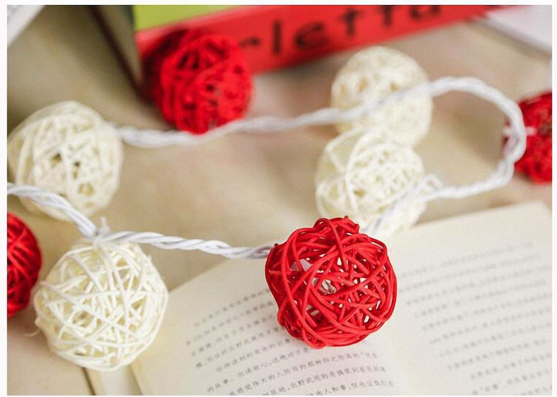 1 Set of Red and White 5cm Rattan Cane 50 Ball Battery Powered LONG 5m String Lights Christmas Gift Home Wedding Party Bedroom Decoration Table Centrepiece 5