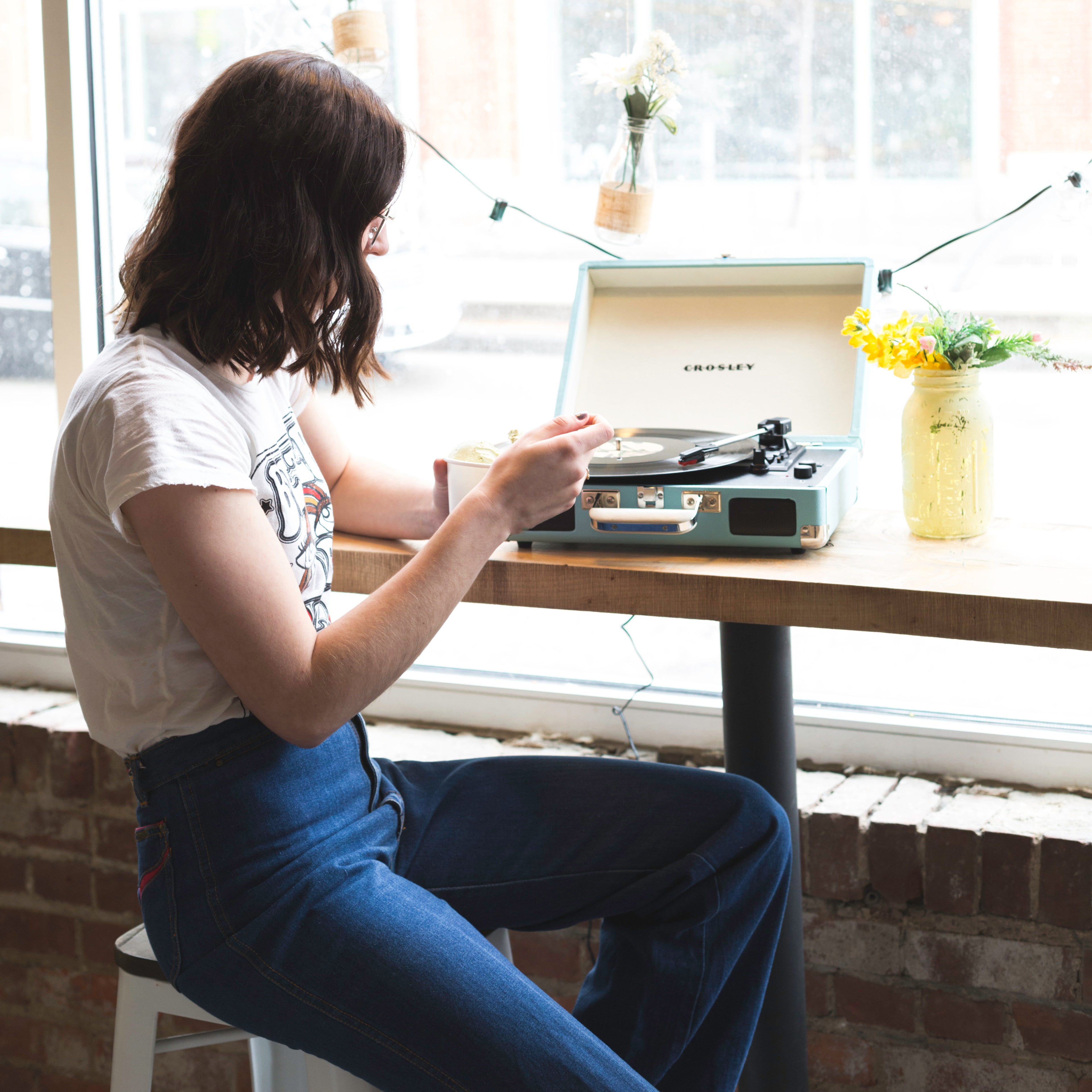 Crosley Cruiser Bluetooth Portable Turntable - Turquoise + Bundled Majority D40X Bluetooth Speakers 5