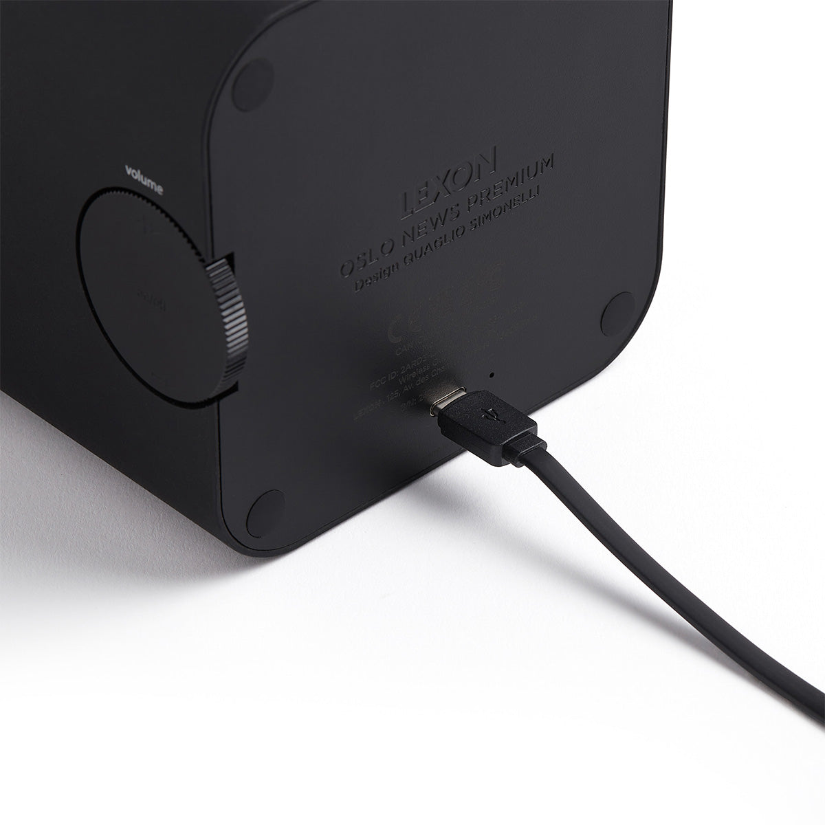 Lexon Oslo Dab & Fm Alarm Clock Radio / Bluetooth Speaker / Wireless Charger - Black 8