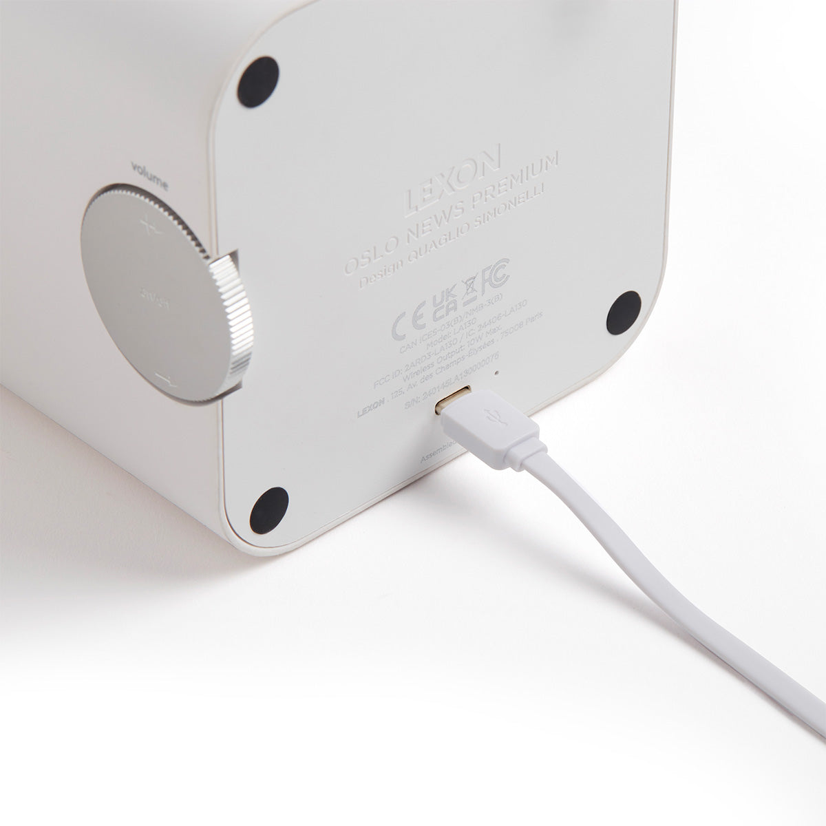 Lexon Oslo Dab & Fm Alarm Clock Radio / Bluetooth Speaker / Wireless Charger - White 8