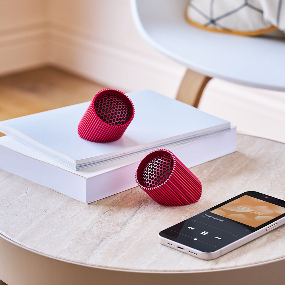 Lexon Ray Set Of Magnetic Bluetooth Speakers - Red 4