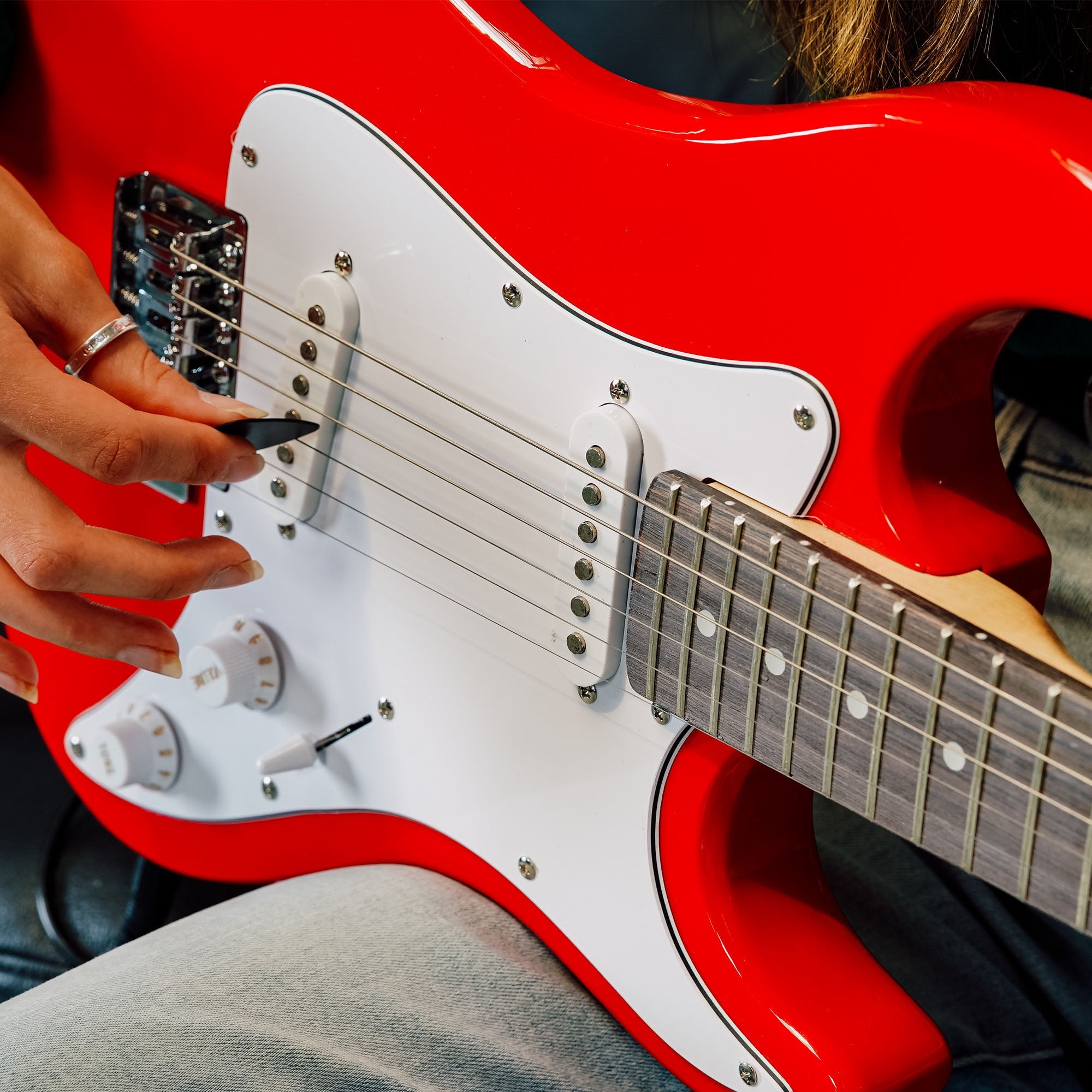 3rd Avenue 3/4 Size Electric Guitar - Red 4