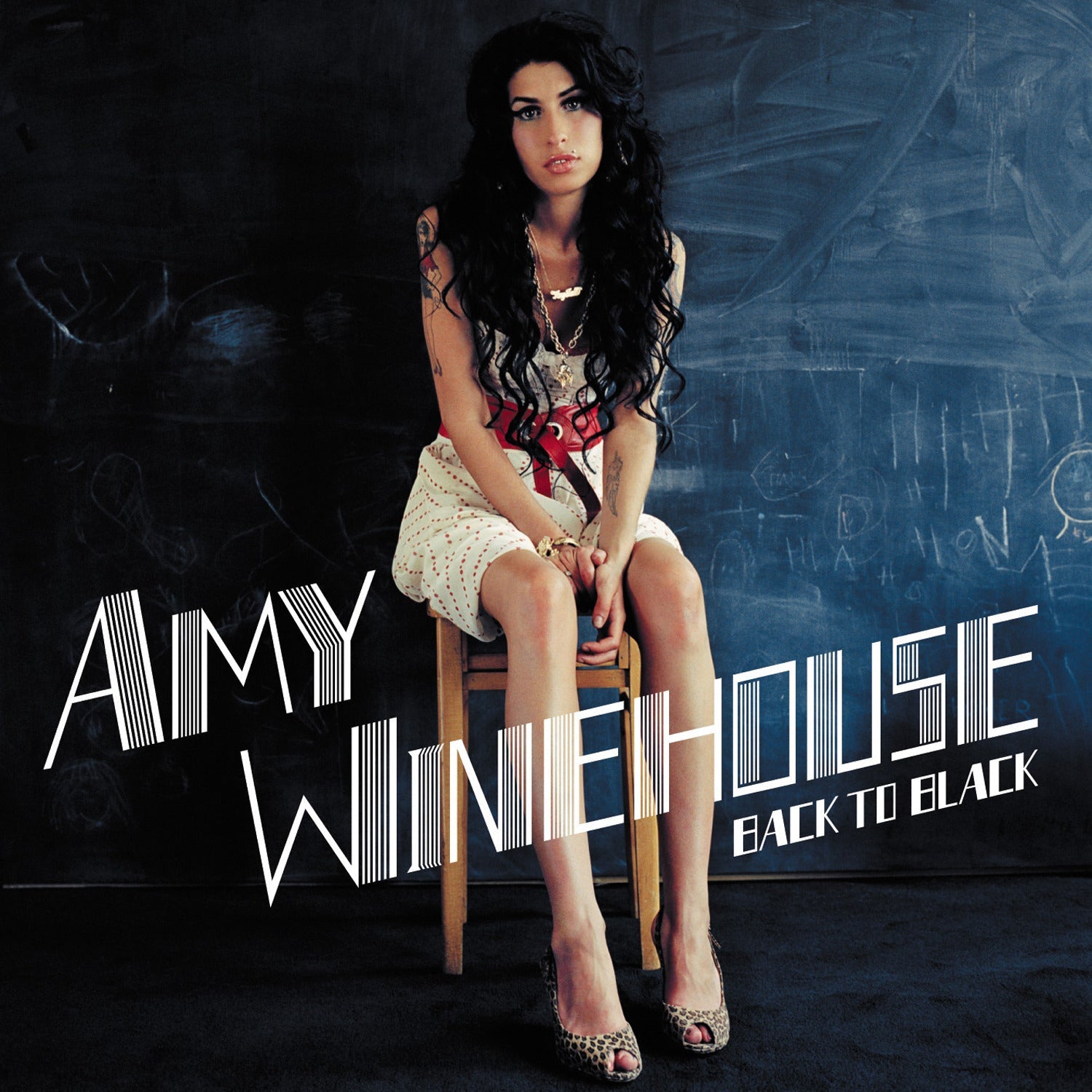 Amy Winehouse Back To Black - Vinyl Album & Crosley Record Storage Display Stand 3