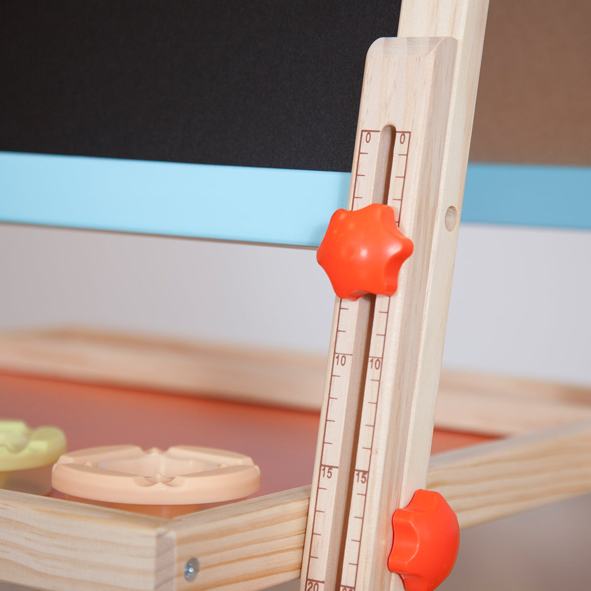 Classic World Multi-Functional Easel 6
