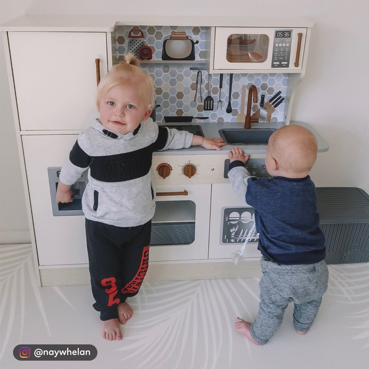 Classic World Superior Kitchen 6