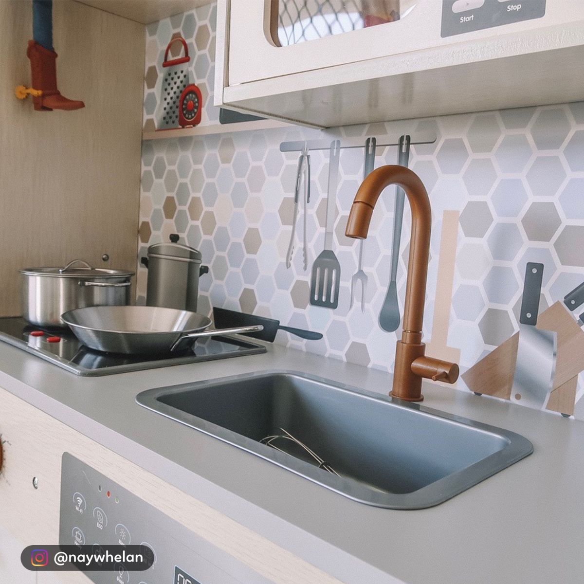Classic World Superior Kitchen 7