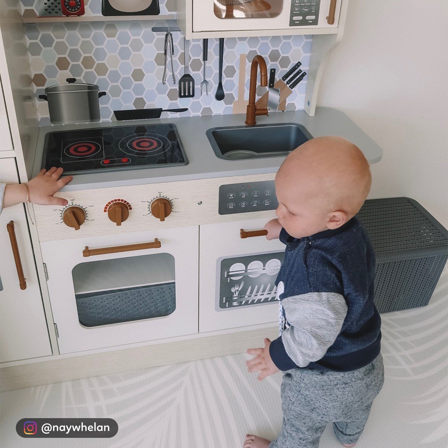 Classic World Superior Kitchen 9