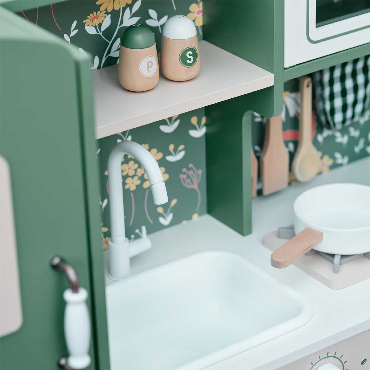 Classic World Vintage Kitchen 3