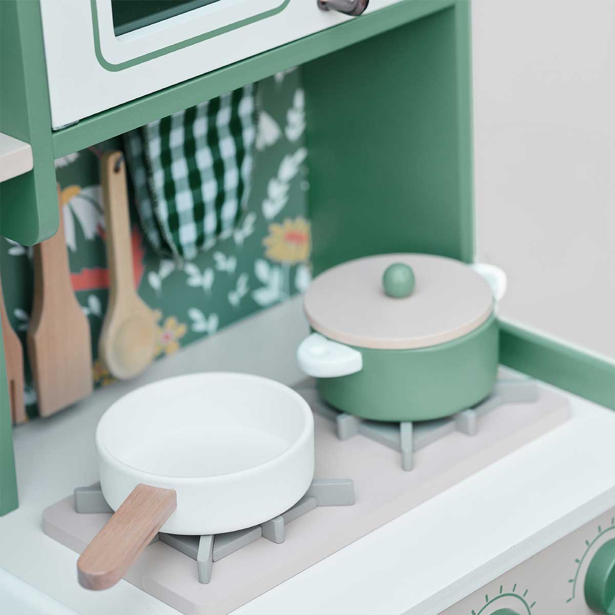 Classic World Vintage Kitchen 7