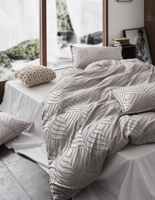 100% Premium Tufted Microfibre Quilt Cover Set - Ultra-Soft, Durable Embroidery Bedding Comforter Set - Machine Washable & Zipper Closure - Beige - Single 5