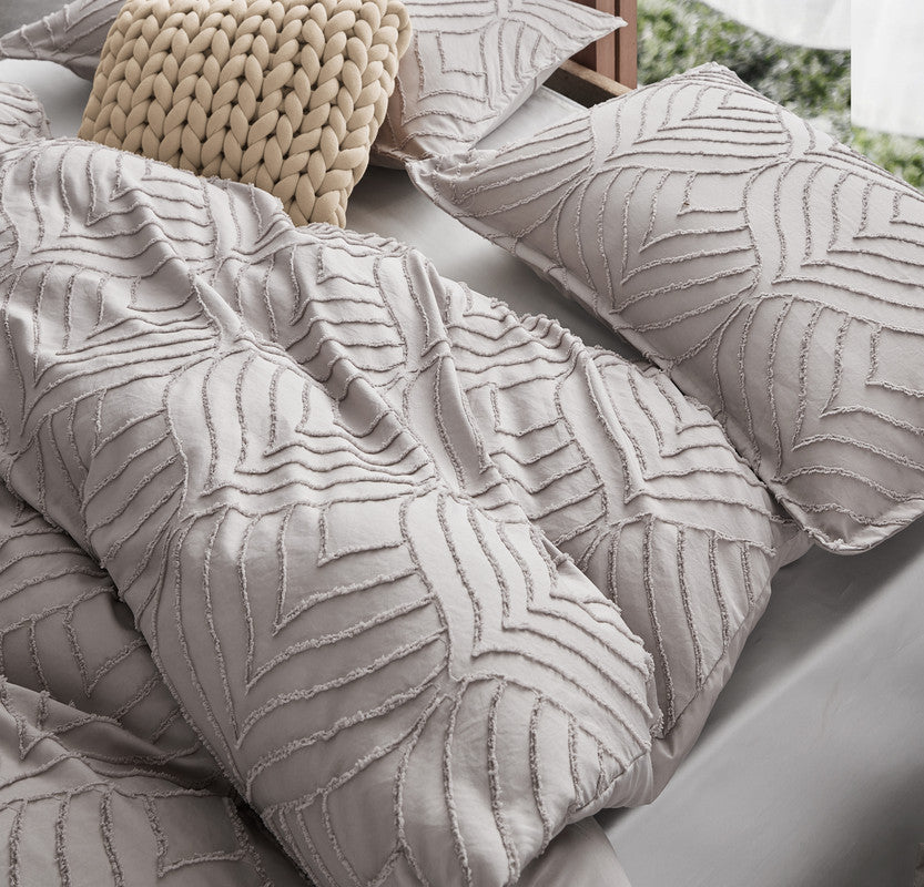 100% Premium Tufted Microfibre Quilt Cover Set - Ultra-Soft, Durable Embroidery Bedding Comforter Set - Machine Washable & Zipper Closure - Beige - Single 6