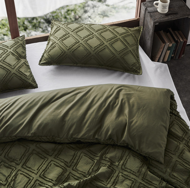 100% Premium Tufted Microfibre Quilt Cover Set - Ultra-Soft, Durable Embroidery Bedding Comforter Set - Machine Washable & Zipper Closure - Khaki Green - Single