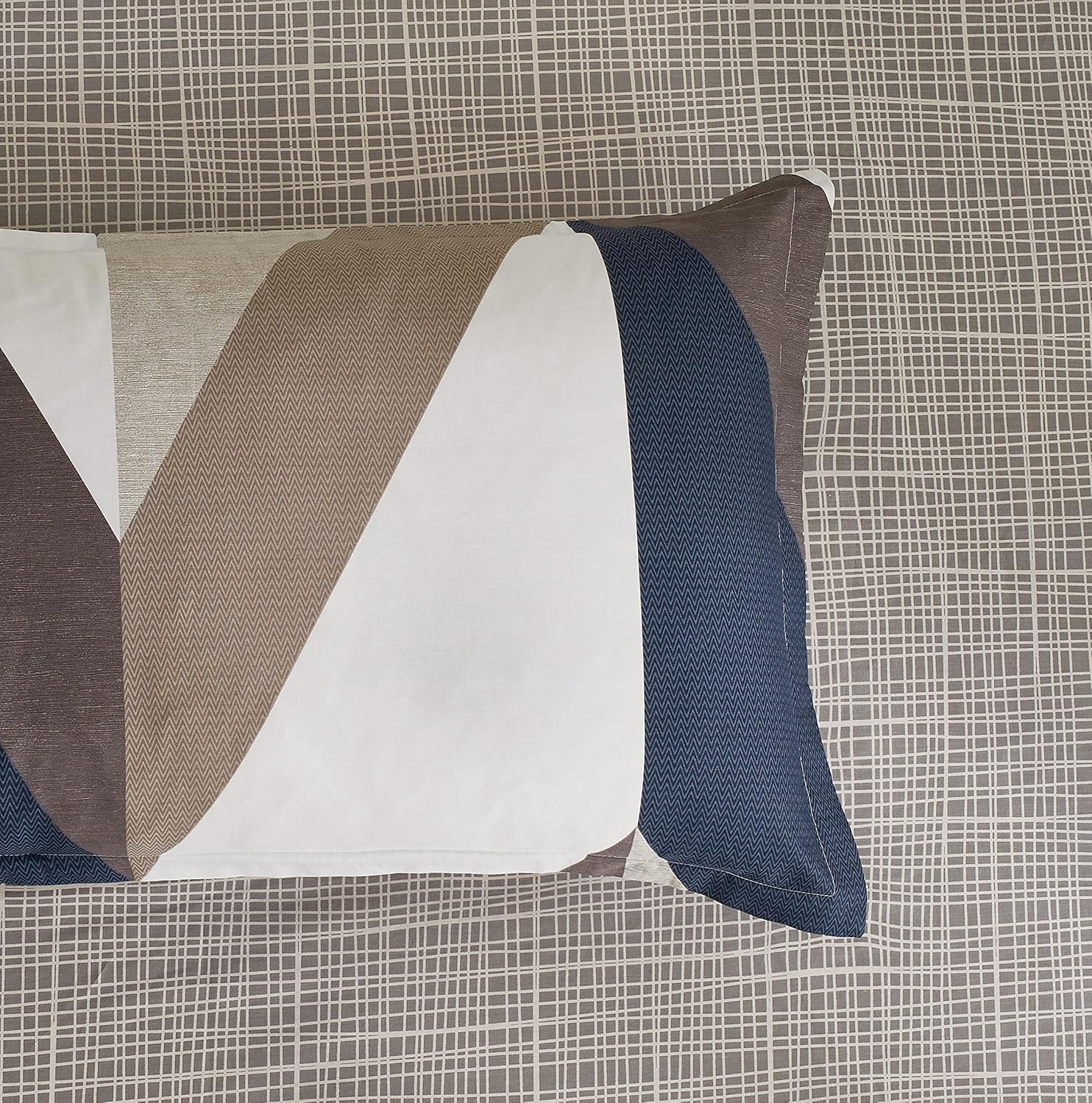 100% Cotton Oliver Reversible Printed Quilt Cover Set - Queen Size 6