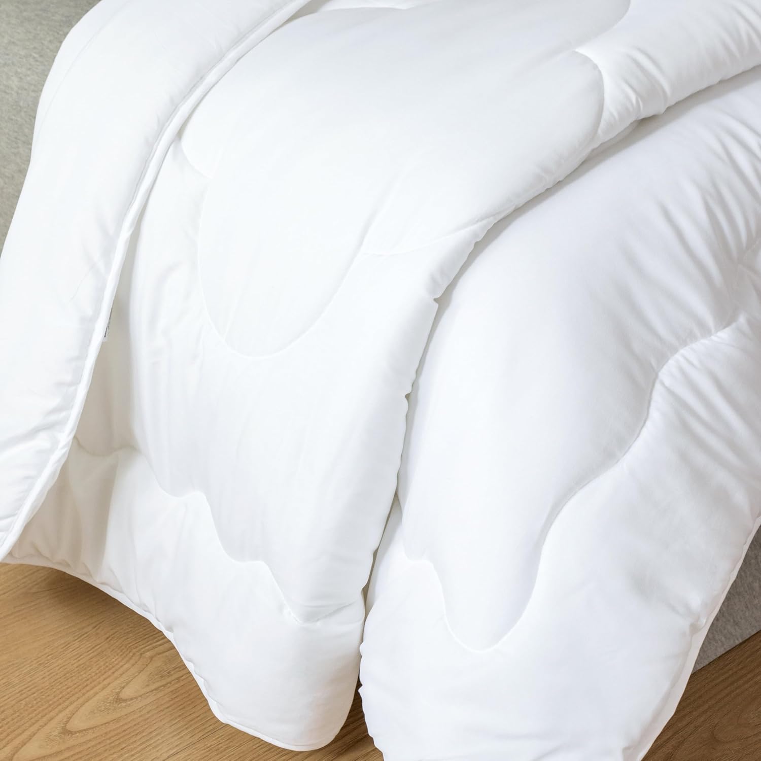 100% Premium Bamboo Microfiber Quilt - King Size 6