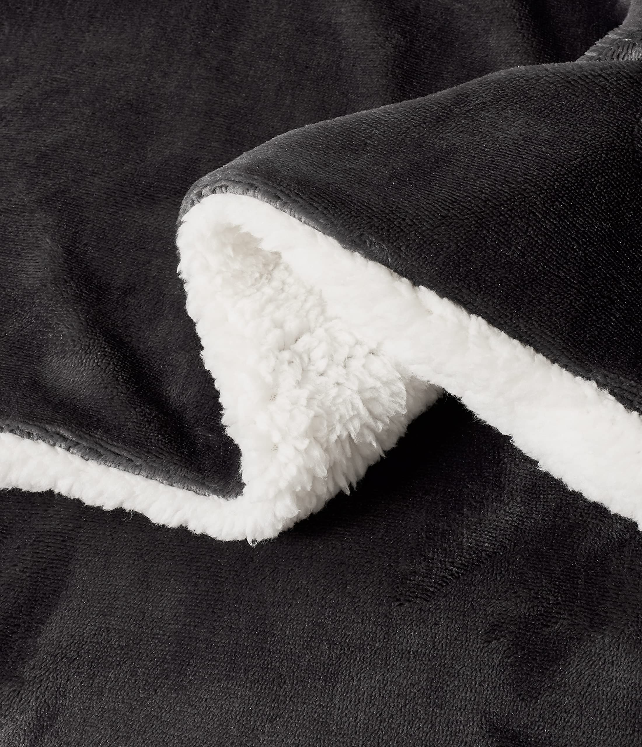 2-in-1 Teddy Sherpa Quilt Cover Set (Charcoal, Super King) 3