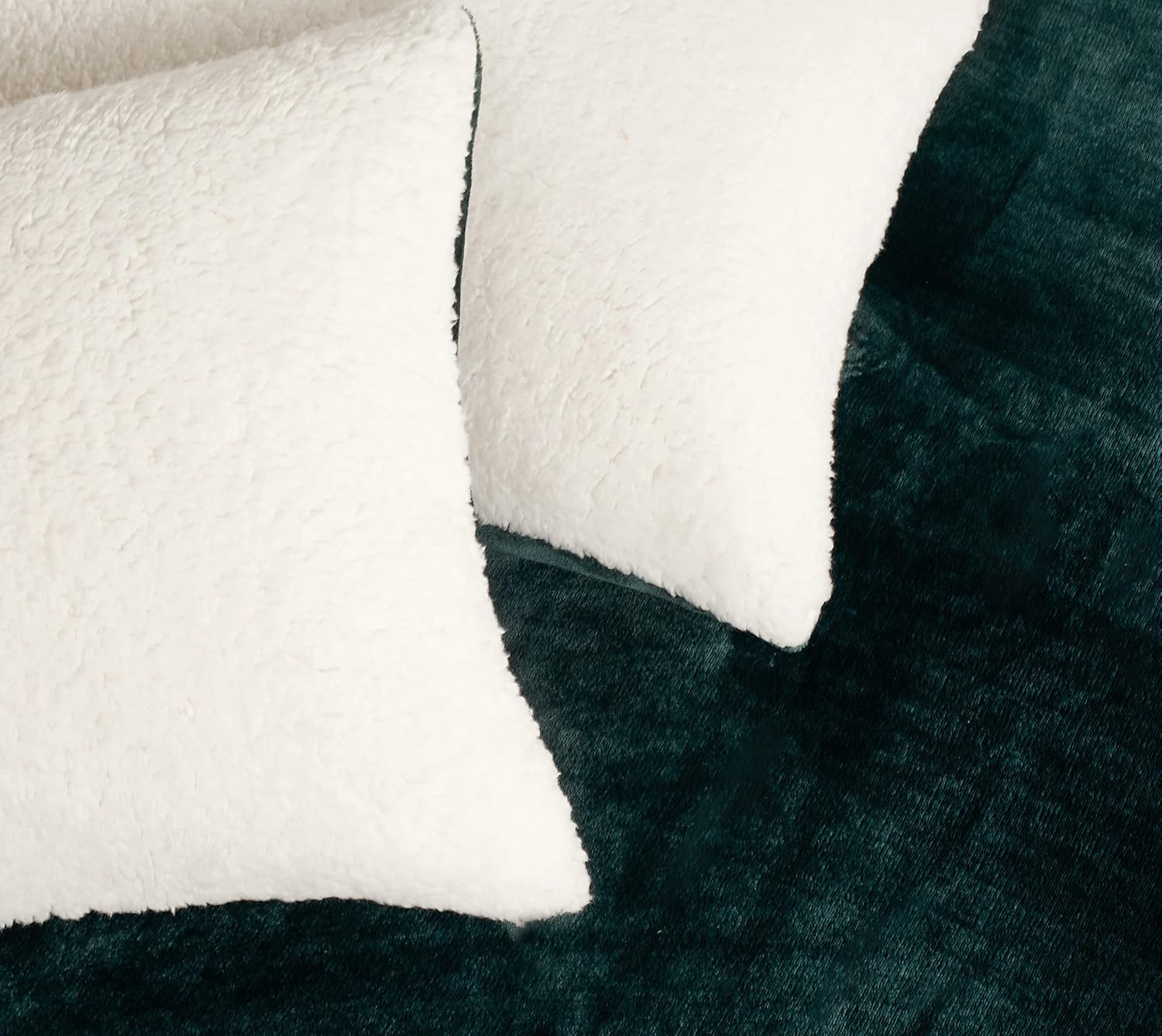 Teddy Sherpa Twin-Pack Standard Pillowcases - Soft Reversible Velvet & Sherpa Cushion Covers - Machine Washable with Zipper Closure -  48x73cm - Emerald Green 4