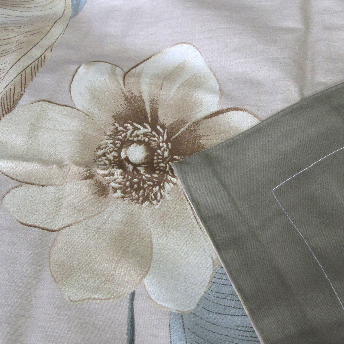 300TC Bahamas Taupe Reversible Cotton Quilt Cover Set King 3