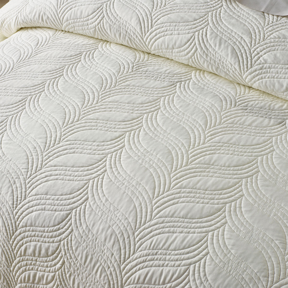 Bianca Kamala Cream Embossed Bedspread Set Single 3