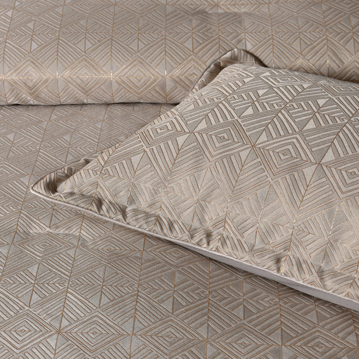 Bianca Bellagio Gold 6 Pcs Jacquard Geometric Comforter Set Super King 4